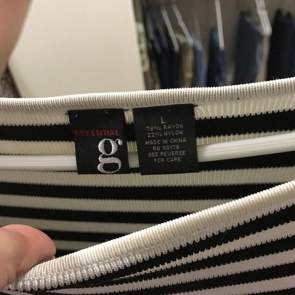 Essential G black/white top - Picture 2 of 2